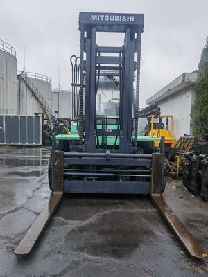 15 tonnes de chariot élévateur diesel Mitsubishi FD150 pour améliorer l'efficacité des hôtels