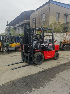 3 tonnes de chariot élévateur usé TOYOTA 5f30 en bon état pour les ateliers de réparation de machines