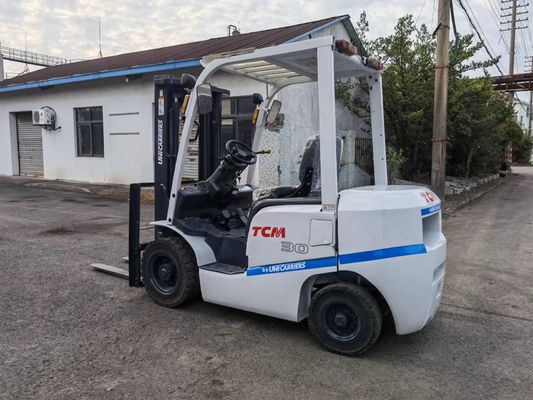 2012 TCM FD30 Ascenseur à fourchette diesel avec longueur de fourchette de routine Abordable et polyvalent