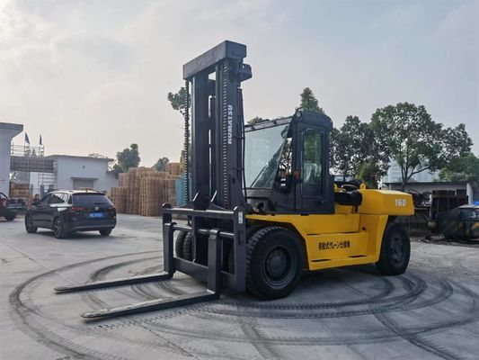 Top- Komatsu FD160 d'occasion avec source d'alimentation moteur diesel et longueur de fourchette de 1150 mm