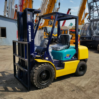 90% de la source d'alimentation manuelle du chariot élévateur KOMATSU FD30 à Longhua avec FD40 FD50 FD70