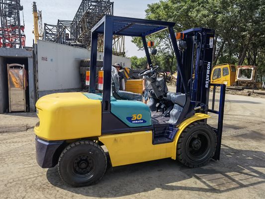 90% de la source d'alimentation manuelle du chariot élévateur KOMATSU FD30 à Longhua avec FD40 FD50 FD70