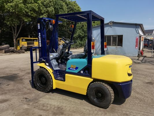 Longueur de fourchette 1200 mm Komatsu FD30-14 3TON chariot élévateur pour restaurant d'occasion 2 étape 3étape