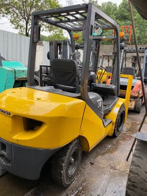 Faites bouger votre épicerie avec le chariot élévateur diesel Komatsu FD30 3 Tonnes FD25 FD40 FD50