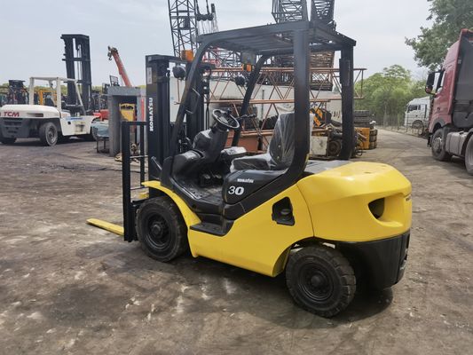Source d'alimentation manuelle 3 tonnes Komatsu FD30 chariot élévateur pour des opérations en entrepôt en douceur
