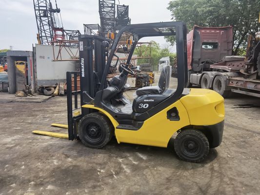 Source d'alimentation manuelle 3 tonnes Komatsu FD30 chariot élévateur pour des opérations en entrepôt en douceur