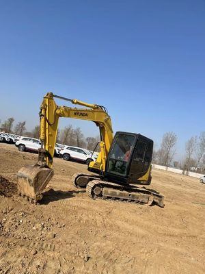 Excavateur Hyundai 80 en bon état avec cylindre hydraulique original