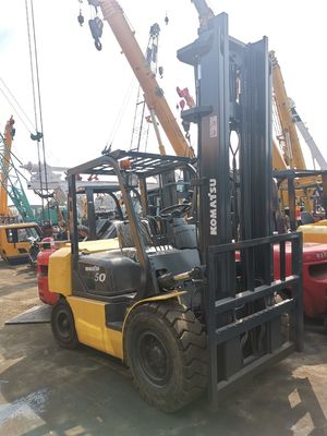 Équipement de levage japonais utilisé Komatsu FD50 5 tonnes en excellent état