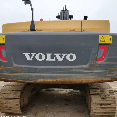 Excavateur Volvo EC250DL d'occasion de 0 à 2000 heures de travail et de 25 tonnes de poids de fonctionnement