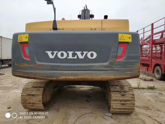 Excavateur à rouleaux hydrauliques Volvo EC250 d'occasion à Shanghai