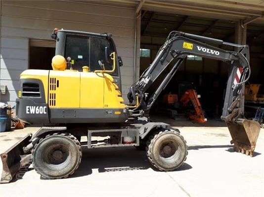 Volvo EW60 mini-excavatrice à roues de 2 tonnes avec autre capacité de seau en bon état