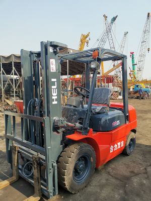 2.5 tonnes de chariot élévateur diesel héliporté avec certification CE et dimensions de fourchette de routine