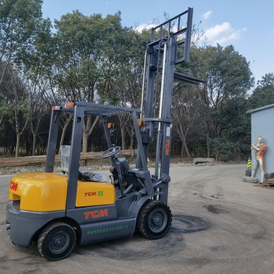 TCM 2 tonnes chariot élévateur à fourche à moteur diesel et largeur de fourche de routine