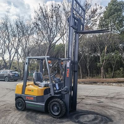 TCM 2 tonnes chariot élévateur à fourche à moteur diesel et largeur de fourche de routine