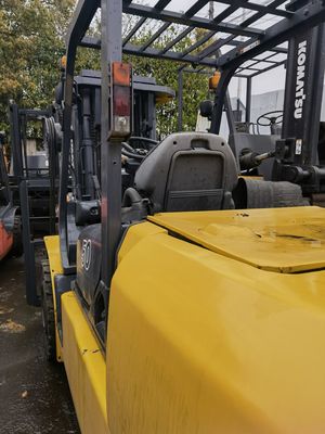 Komatsu 4.5T 3 étapes 4.5m hauteur de levage chariot élévateur japonais original FD50 diesel utilisé