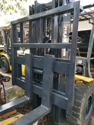 Équipement essentiel pour les imprimeries Les chariots élévateurs de 5 tonnes Komatsu FD50-7 importés du Japon