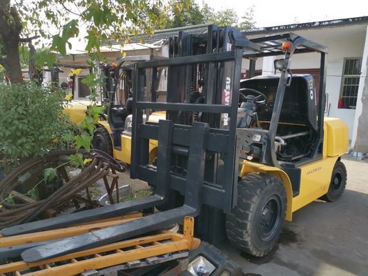 5 tonnes Japon Original Komatsu FD50-7 chariot élévateur diesel à Shanghai avec une longueur de fourchette de 1200 mm
