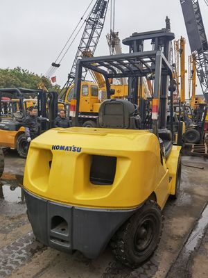 Shanghai Instock Komatsu FD50-10 chariot élévateur de 5 tonnes avec 2,5 tonnes 3 tonnes 3,5 tonnes 5 tonnes 7 tonnes 15 tonnes