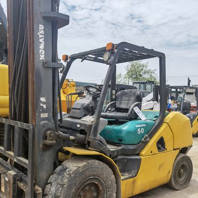 5 tonnes de chariot élévateur Komatsu FD50-10 FD50-7 FD50 avec alimentation manuelle et en bon état