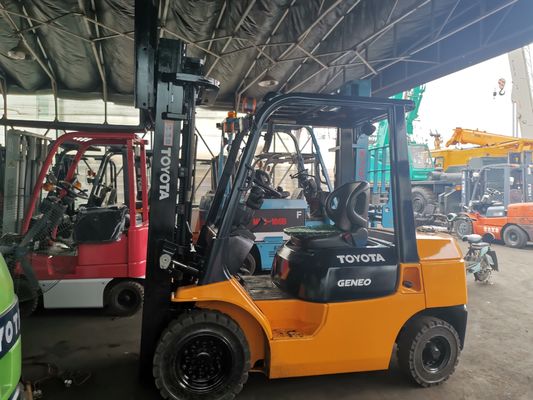 Téléliveur industriel 2,5 tonnes diesel à gaz avec Toyota Ascenseur de siège Hauteur 4,8m 4,5m 6m Utilisé
