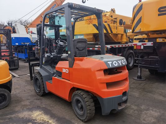 Toyota FD30 3 tonnes à cylindre moyen et largeur de fourchette