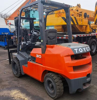 Toyota FD30 3 tonnes à cylindre moyen et largeur de fourchette
