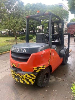 Camion élévateur diesel Toyota 5 tonnes avec moteur japonais