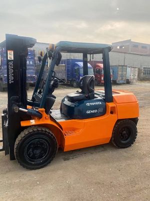Toyota FD40,4 tonnes avec 2 étages Mast 3m 4m 4,5m Poids 4 000 kg