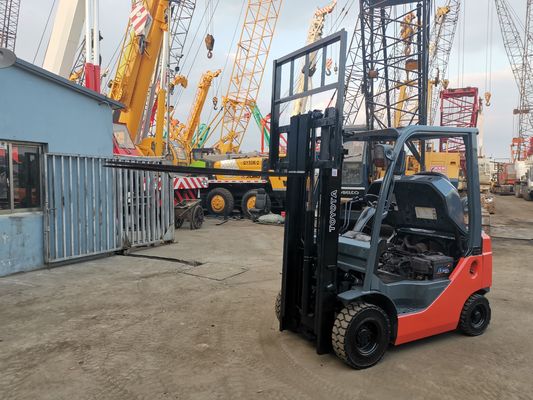 Camion élévateur à essence 2 T 2.5T 3.0T 3.5T avec Nissan ISUZU Mitsubishi japonais