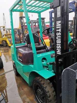 Le chariot élévateur diesel de 2,5 tonnes avec moteur Mitsubishi ou Isuzu