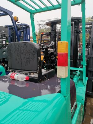 Le chariot élévateur diesel de 2,5 tonnes avec moteur Mitsubishi ou Isuzu