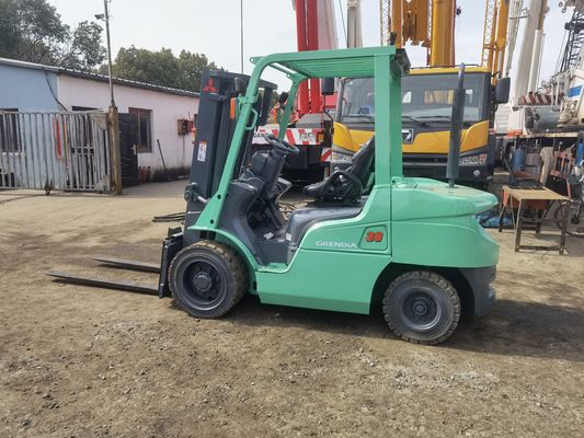 Conditions de travail stables Mitsubishi de seconde main 3 tonnes FD30 chariot élévateur à fourchette 180 mm de largeur