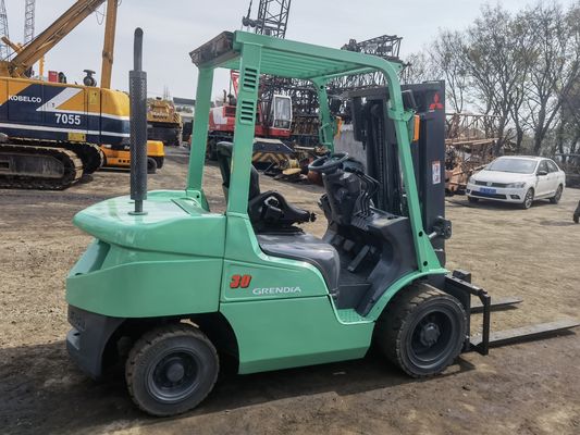 Conditions de travail stables Mitsubishi de seconde main 3 tonnes FD30 chariot élévateur à fourchette 180 mm de largeur