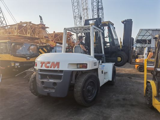 Télélivrateur de 10 tonnes de 3 m TCM FD100 utilisé avec moteur diesel et longueur de fourchette de routine