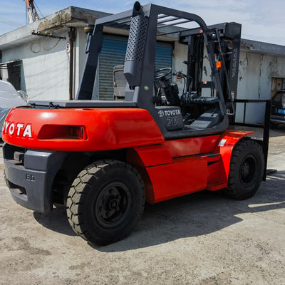 Japon Isuzu moteur Toyota 7 tonnes chariot élévateur avec positionneur de fourche et longueur de fourche de routine