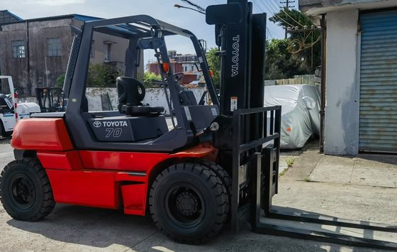 7 tonnes de chariot élévateur diesel avec certification EPA et Toyota ISUZU longueur de la fourchette de routine du moteur