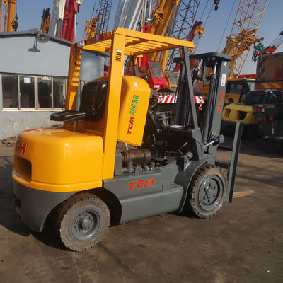 Puissant TCM Telescopic Diesel FD30 T5 chariot élévateur 3 Tonnes 45 récupérer à la réparation de machines