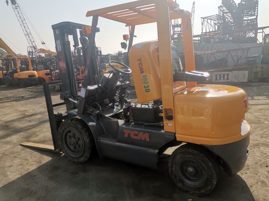 Puissant TCM Telescopic Diesel FD30 T5 chariot élévateur 3 Tonnes 45 récupérer à la réparation de machines