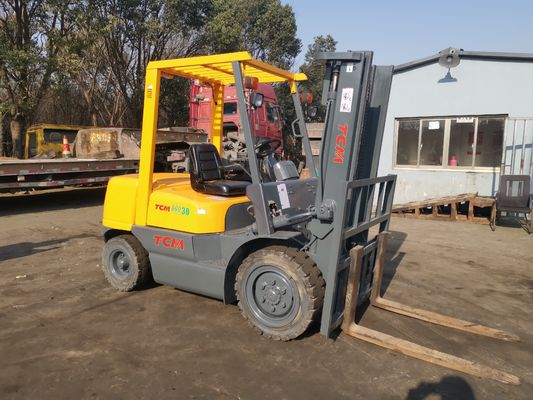 Puissant TCM Telescopic Diesel FD30 T5 chariot élévateur 3 Tonnes 45 récupérer à la réparation de machines