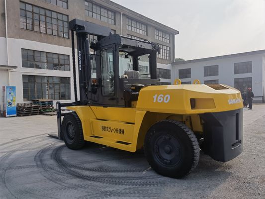 Camion élévateur à fourche diesel Komatsu de 16 tonnes à 20 tonnes FD16 pour les ménages