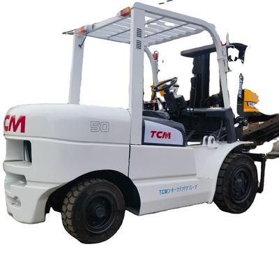 TCM FD50 élévateur à 5 tonnes élévateur à fourche d'occasion avec moteur diesel à faible consommation de carburant