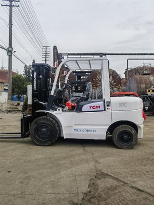 TCM FD50 élévateur à 5 tonnes élévateur à fourche d'occasion avec moteur diesel à faible consommation de carburant