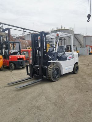 TCM FD50 élévateur à 5 tonnes élévateur à fourche d'occasion avec moteur diesel à faible consommation de carburant