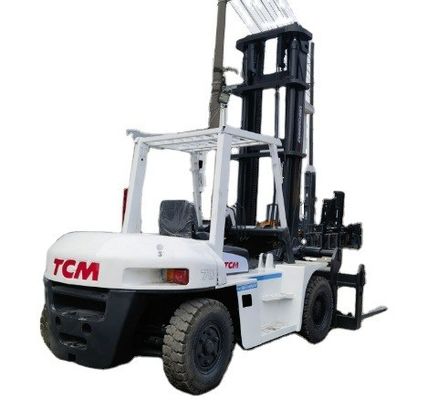 7 tonnes de chariot élévateur diesel japonais FD70 utilisé pour le traitement des matériaux alimentaires et des boissons