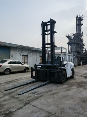7 tonnes de chariot élévateur diesel japonais FD70 utilisé pour le traitement des matériaux alimentaires et des boissons