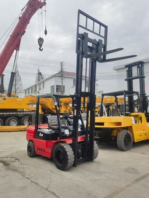 Excellent état Hangzhou A30 3 tonnes mini chariot élévateur diesel pour les petites entreprises