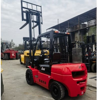 Excellent état Hangzhou A30 3 tonnes mini chariot élévateur diesel pour les petites entreprises