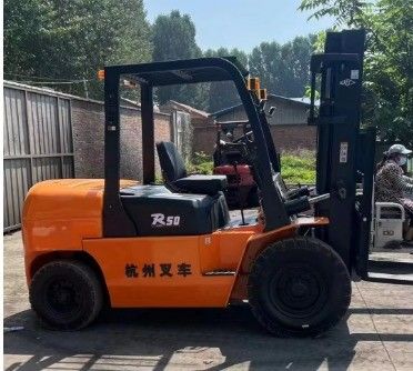 Hangcha R100 R30 chariot élévateur diesel 5000 kg pour les opérations d'entrepôt dans les magasins de vêtements