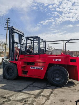 Découvrez des performances supérieures avec un chariot élévateur diesel Mitsubishi FD250 de 25 tonnes d'occasion