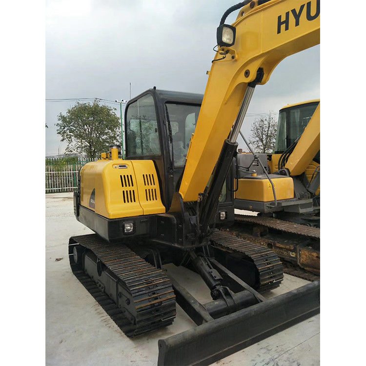 HYUNDAI 60 machine à excavation utilisée Poids 10000 KG et heures de travail réduites 2001-4000